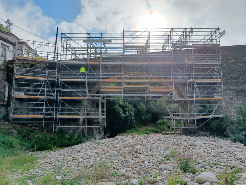 Andamio rehabilitación puente Montajes Meccano